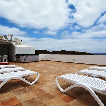 Willa Hannah - Stunning Sea Views - Roof Terrace *